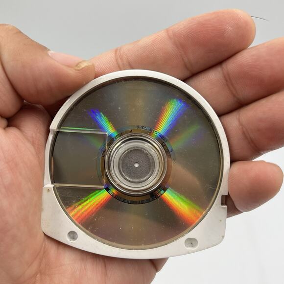 Grand Theft Auto: Vice City Stories (Sony PSP, 2006) - Picture 3 of 4